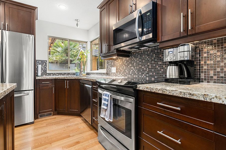 1216 Plateau Drive North Vancouver, BC - 15