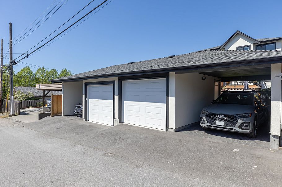 215 E 22nd Street North Vancouver, BC - 29