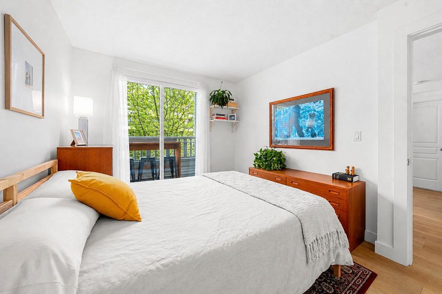 301 333 E 1st Street North Vancouver, BC - 17