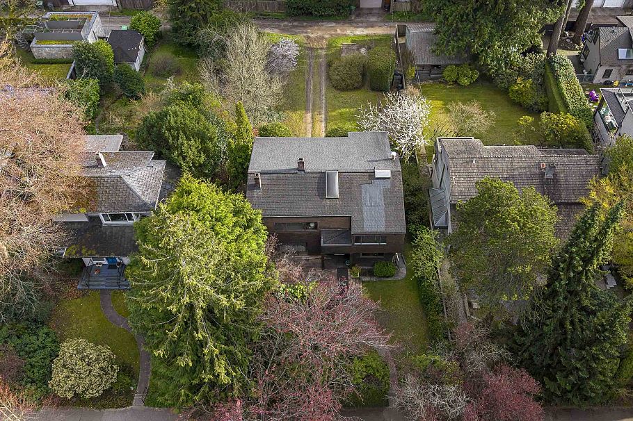 3956 W 38th Avenue Vancouver, BC - 39