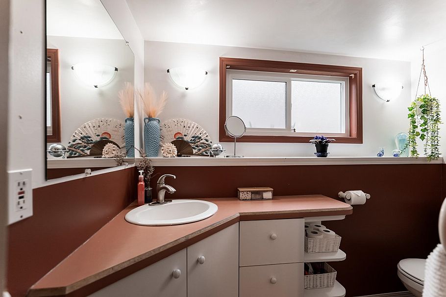 509 Granada Crescent North Vancouver, BC - 33