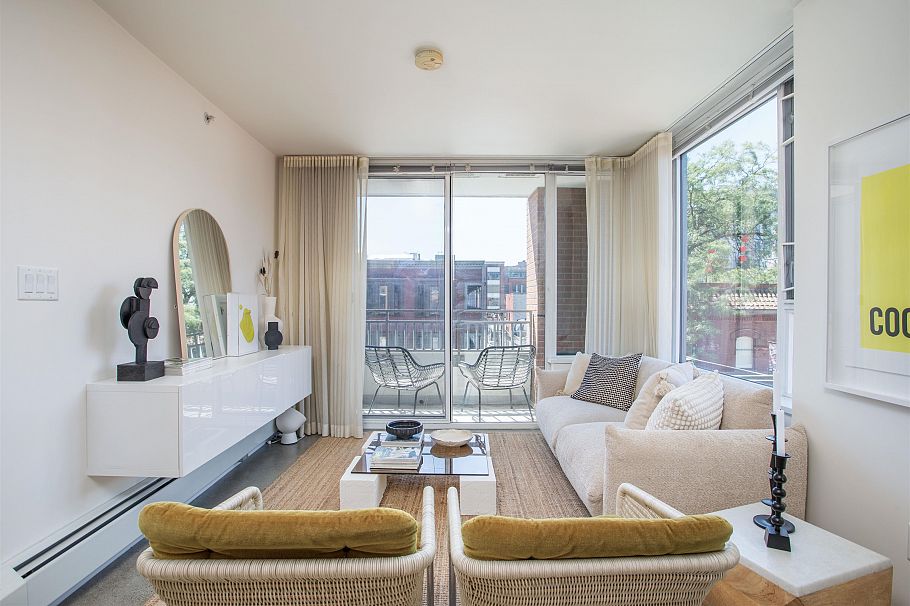 307 231 E Pender Street Vancouver, BC - 2