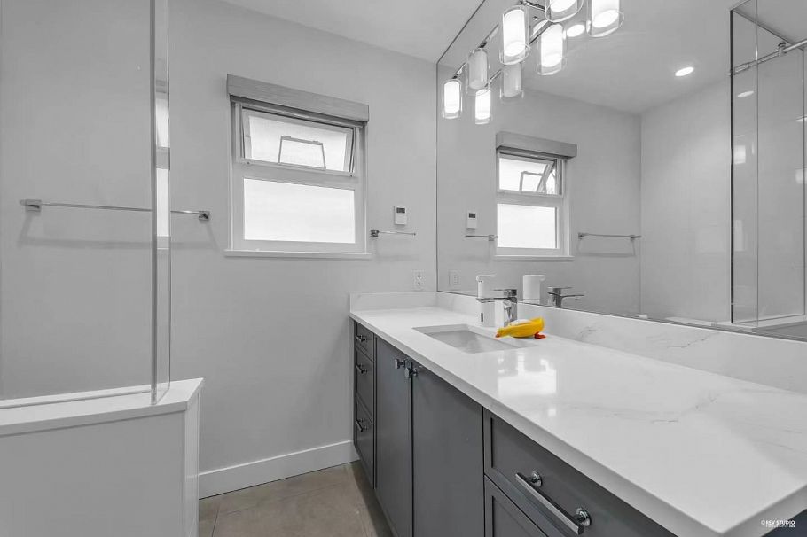 3521 Duval Road North Vancouver, BC - 31