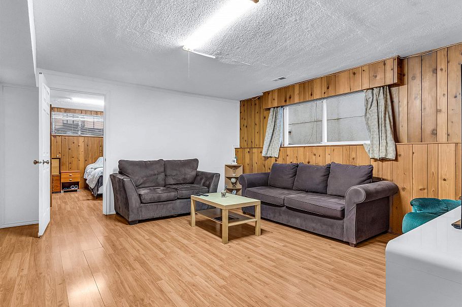3031 E 16th Avenue Vancouver, BC - 24