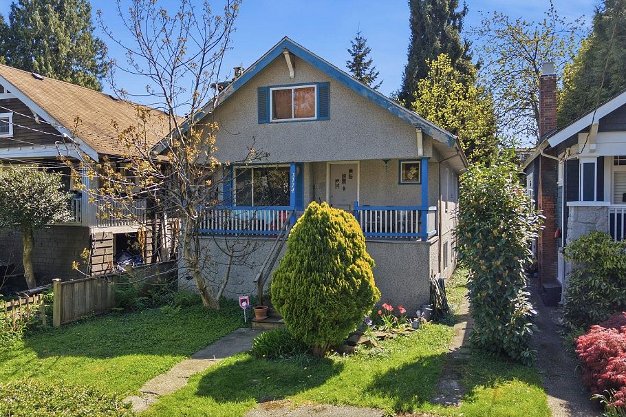 3174 W 5th Avenue Vancouver, BC - 1