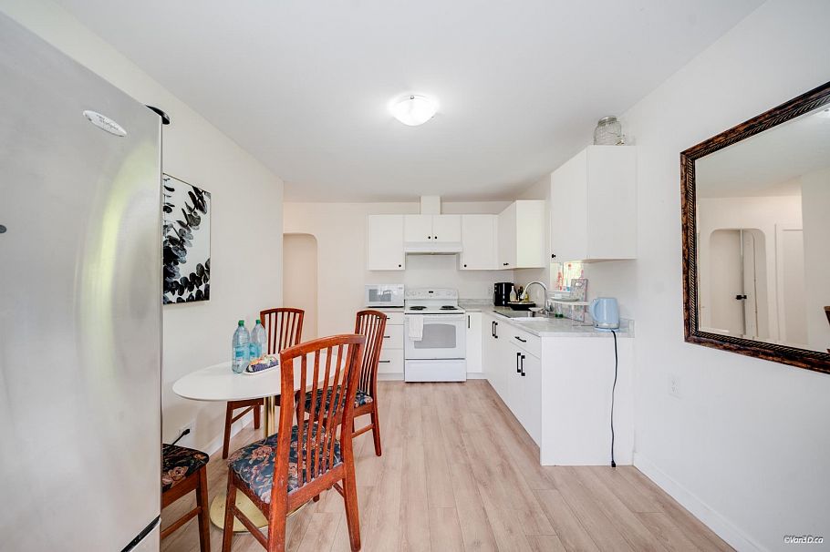 5702 Lancaster Street Vancouver, BC - 10
