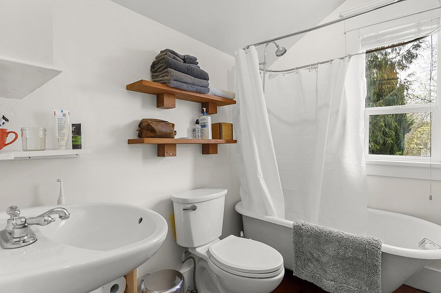 2258 Oxford Street Vancouver, BC - 22