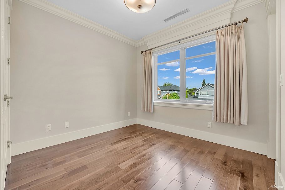 2653 Mcbain Avenue Vancouver, BC - 26