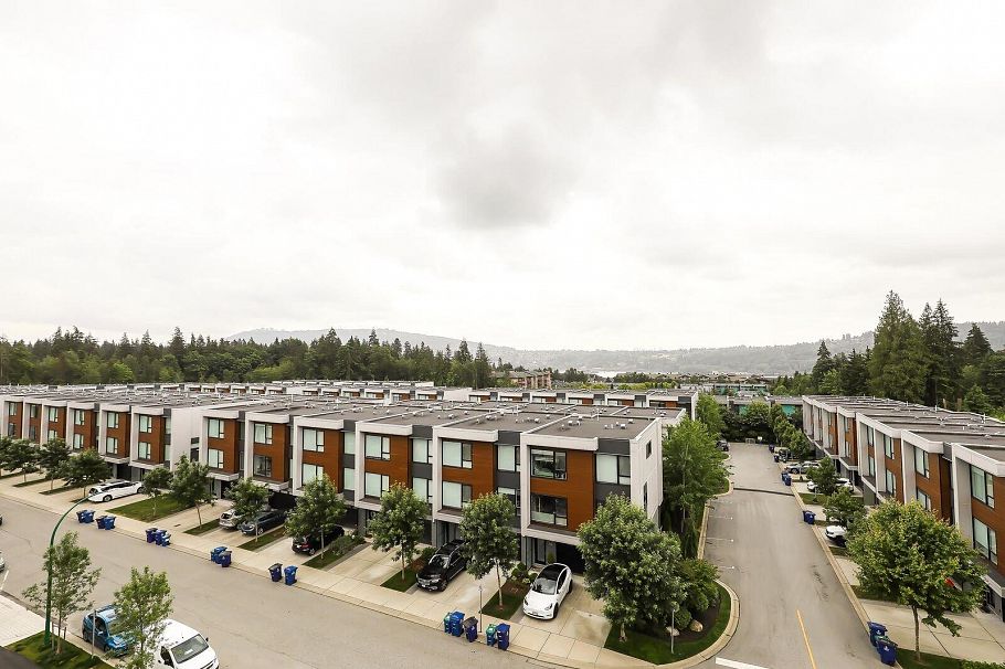 206 3594 Malsum Drive North Vancouver, BC - 32