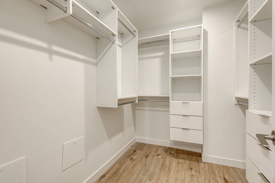 206 3594 Malsum Drive North Vancouver, BC - 23