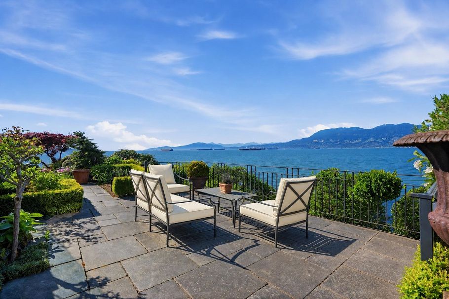 2565 Point Grey Road Vancouver, BC - 1