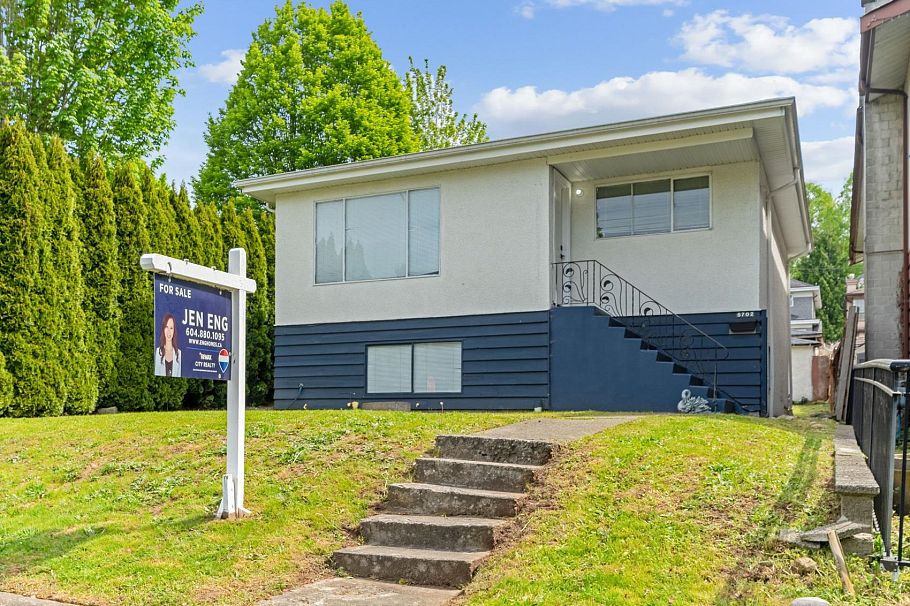 5702 Lancaster Street Vancouver, BC - 1