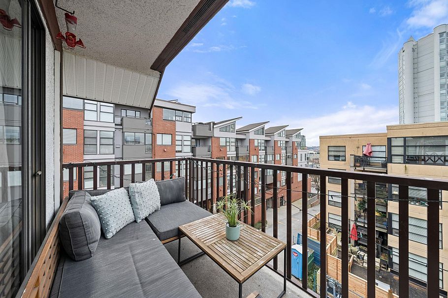312 131 W 4th Street North Vancouver, BC - 20