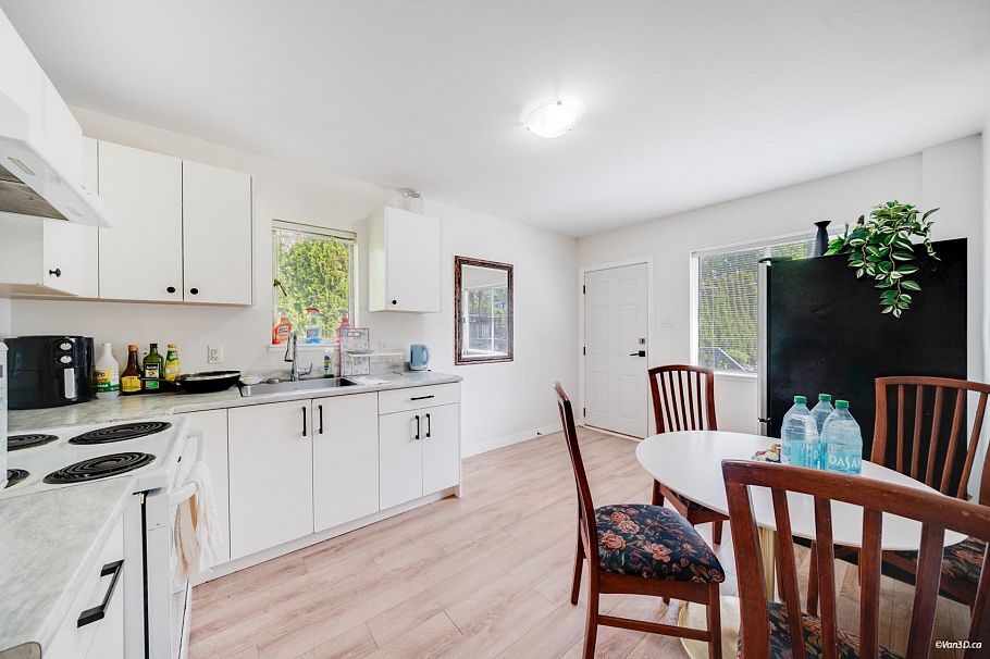 5702 Lancaster Street Vancouver, BC - 8