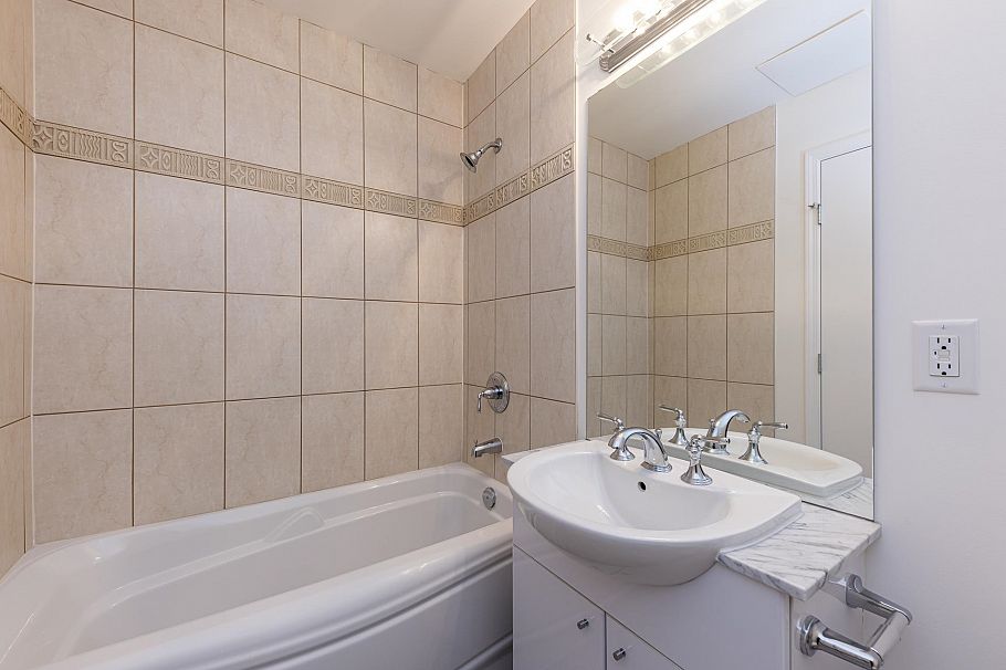 PH1 168 E Esplanade North Vancouver, BC - 24
