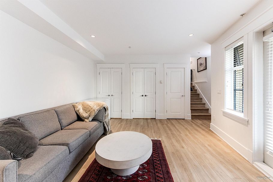 1017 W 8th Avenue Vancouver, BC - 21