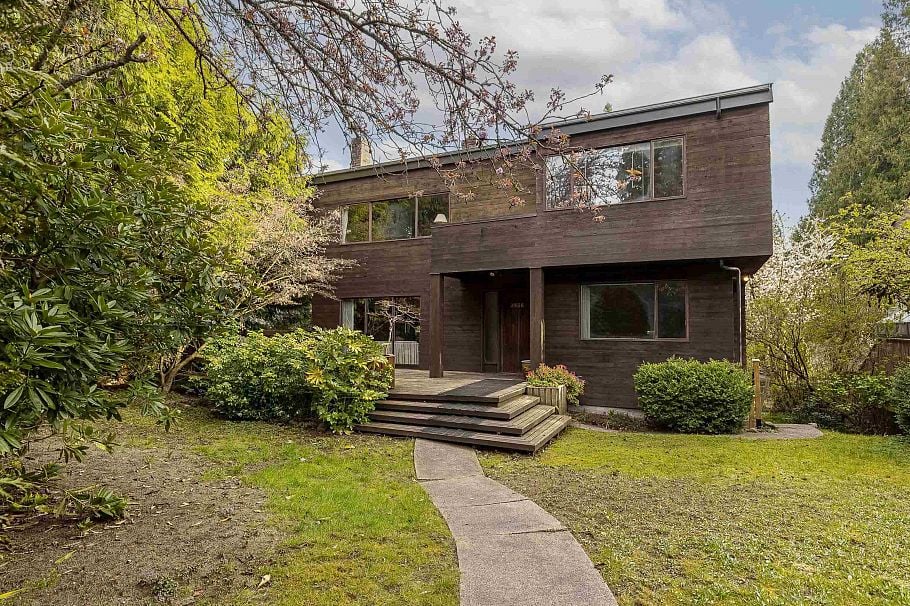 3956 W 38th Avenue Vancouver, BC - 1