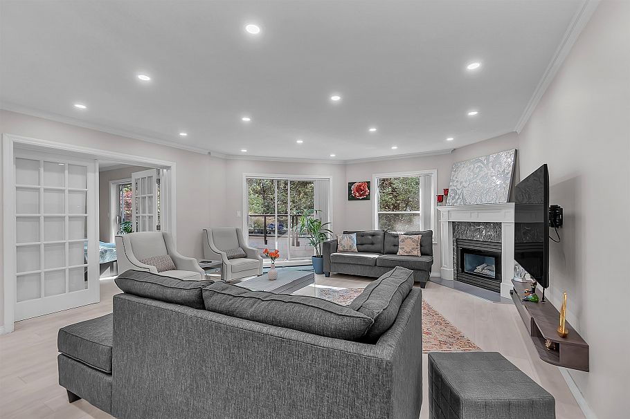 207 1500 Ostler Court North Vancouver, BC - 26