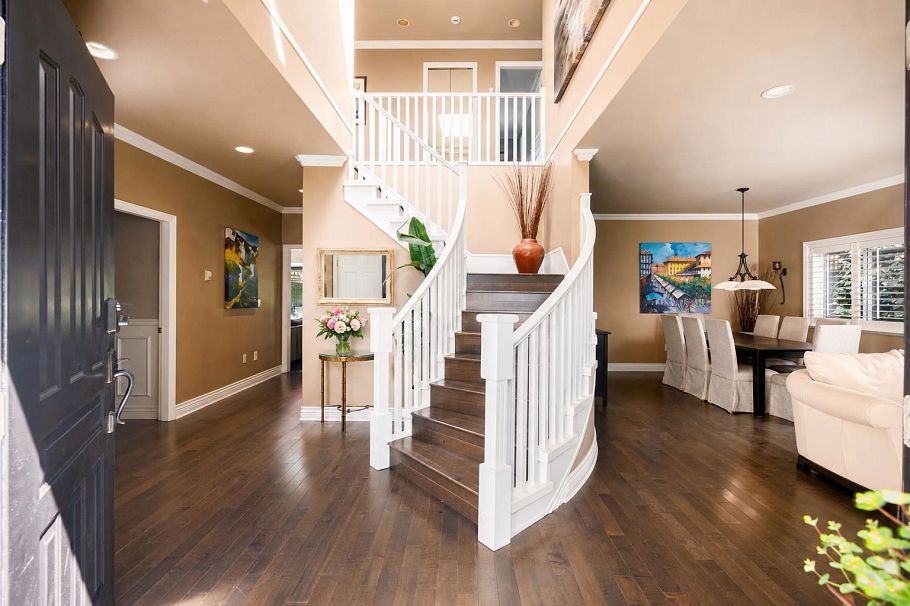 228 W Kings Road North Vancouver, BC - 2