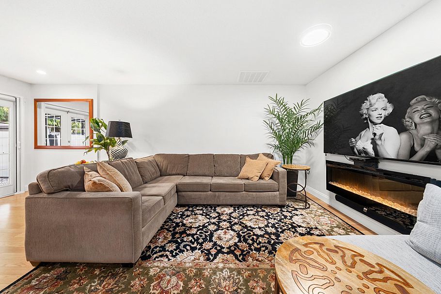 1216 Plateau Drive North Vancouver, BC - 19