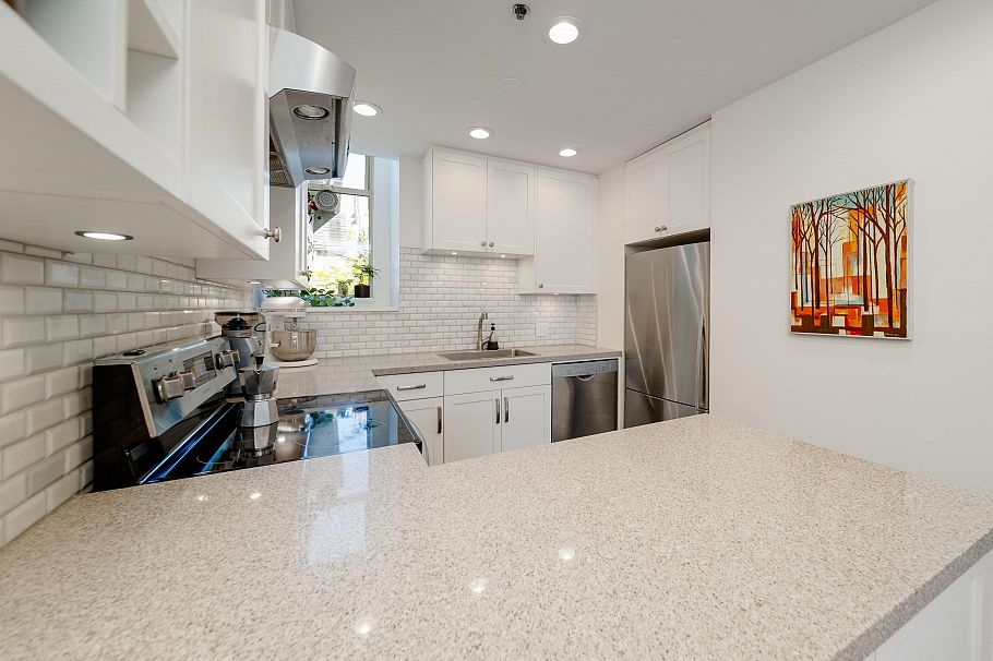 3033 Laurel Street Vancouver, BC - 7