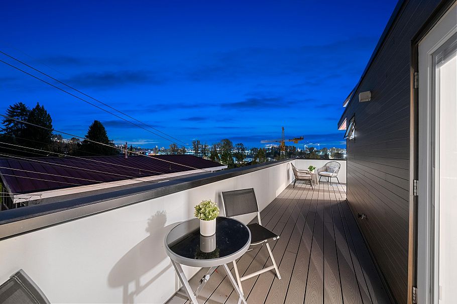 1140 W 17 Street North Vancouver, BC - 27