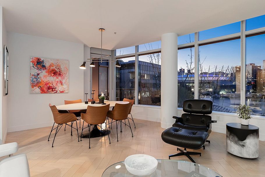 501 138 Athletes Way Vancouver, BC - 3