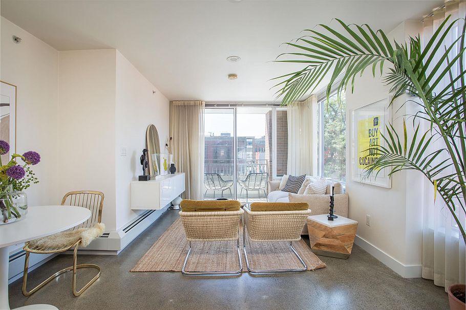 307 231 E Pender Street Vancouver, BC - 3