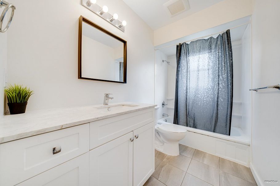 5702 Lancaster Street Vancouver, BC - 11
