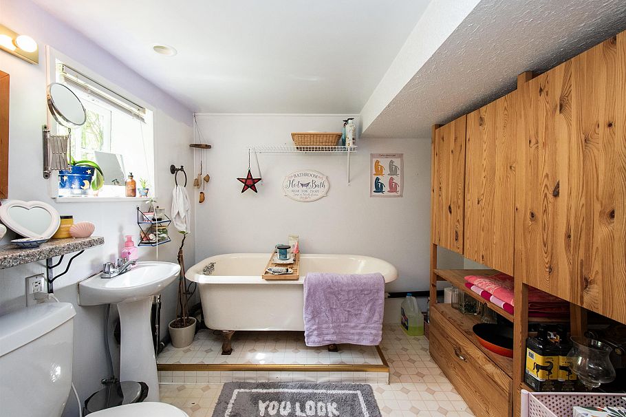1560 Macgowan Avenue North Vancouver, BC - 31