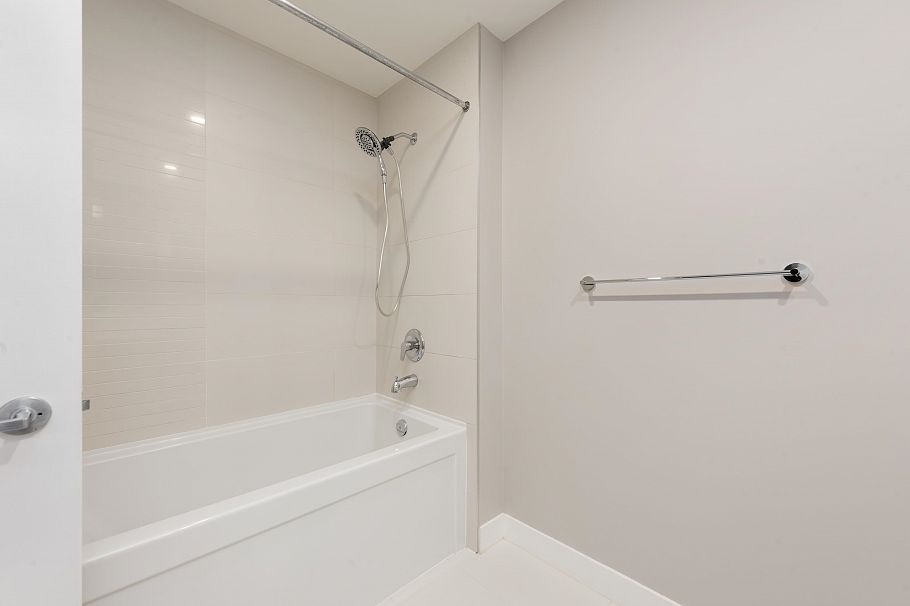 107 10033 River Drive Richmond, BC - 21