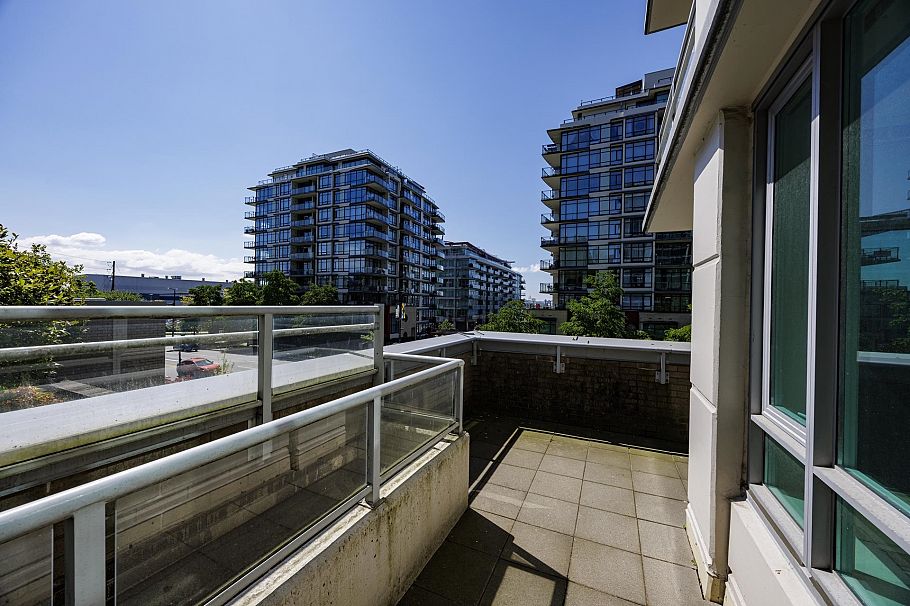 303 168 E Esplanade North Vancouver, BC - 5