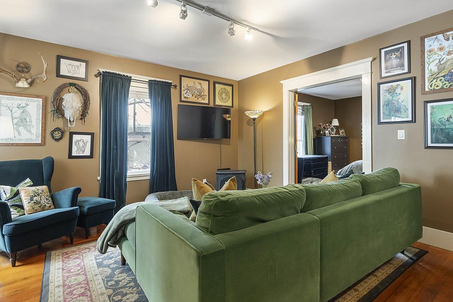 2258 Oxford Street Vancouver, BC - 3