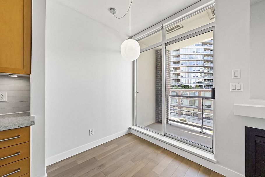 304 2055 Yukon Street Vancouver, BC - 9