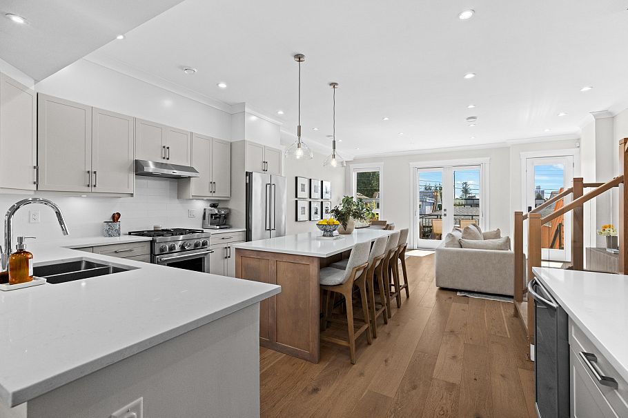 215 E 22nd Street North Vancouver, BC - 5