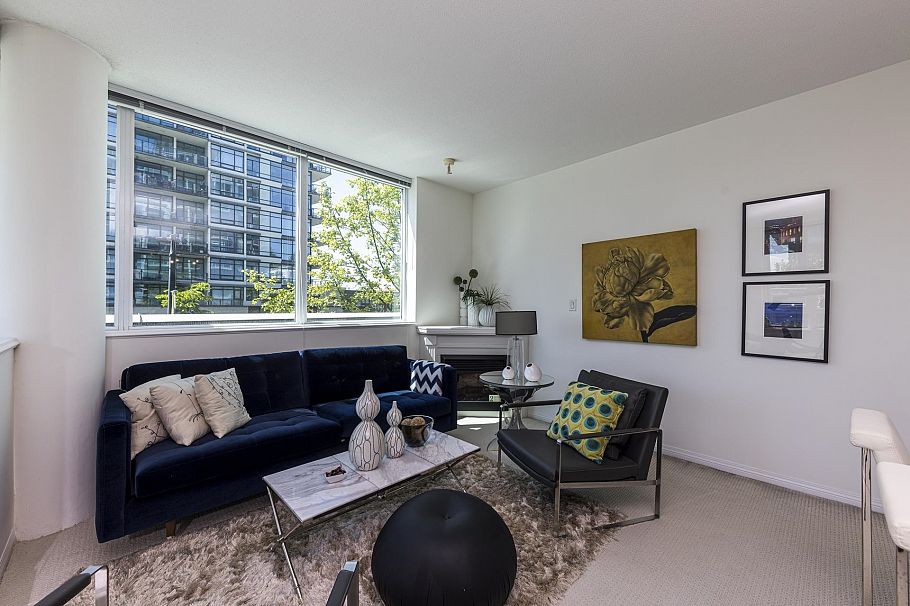 303 168 E Esplanade North Vancouver, BC - 14