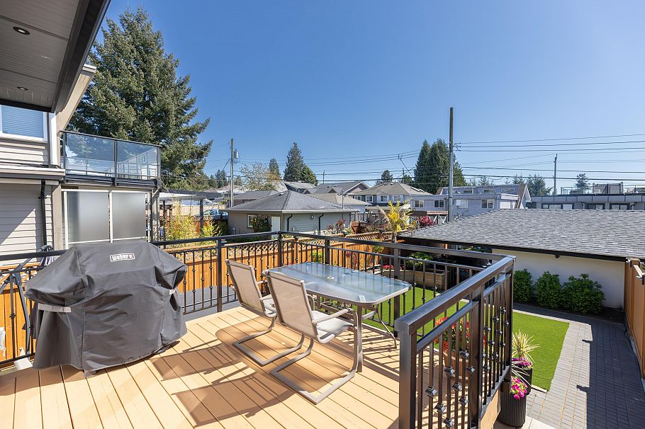 215 E 22nd Street North Vancouver, BC - 26
