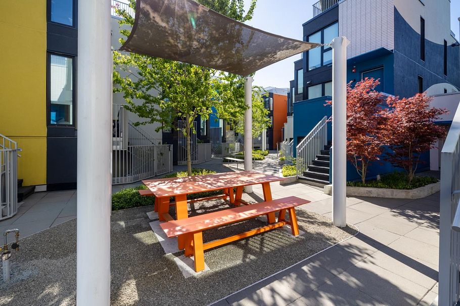 216 322 E 15th Avenue Vancouver, BC - 32
