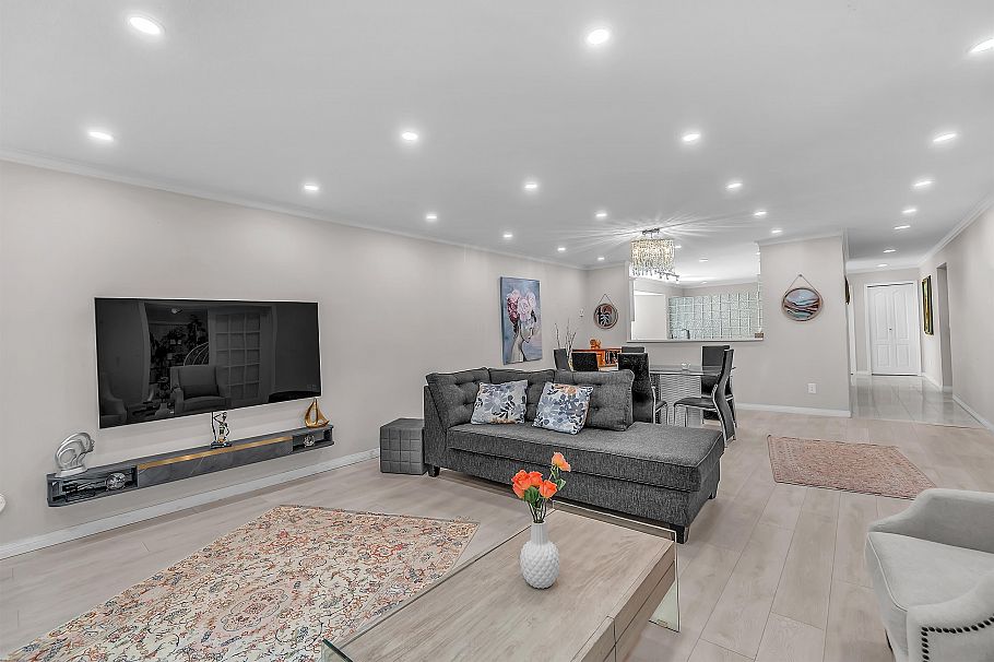 207 1500 Ostler Court North Vancouver, BC - 3