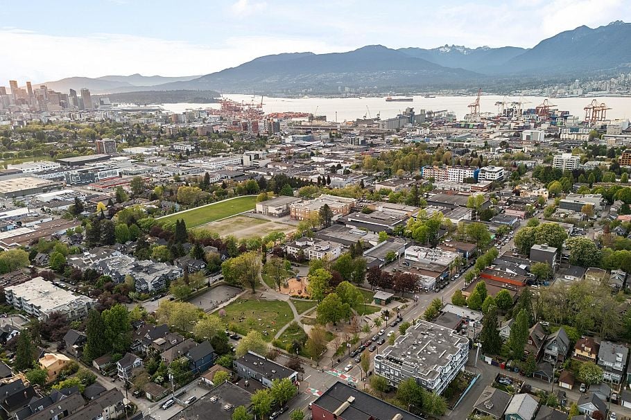 204 725 Commercial Drive Vancouver, BC - 31