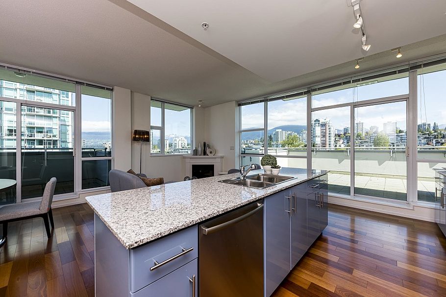 PH1 168 E Esplanade North Vancouver, BC - 4