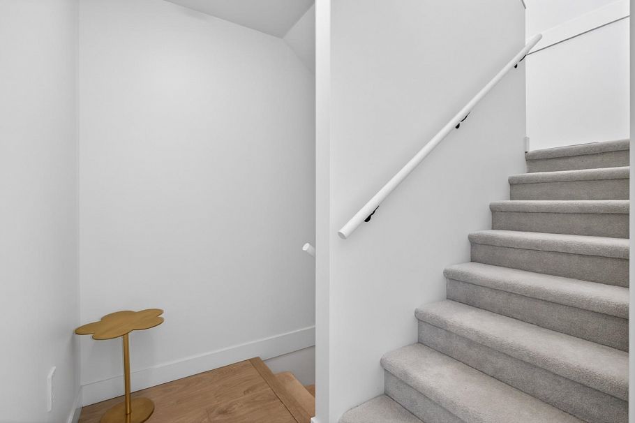 216 322 E 15th Avenue Vancouver, BC - 16