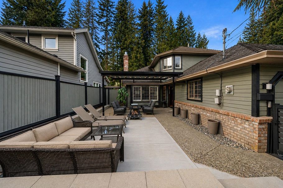 1216 Plateau Drive North Vancouver, BC - 34