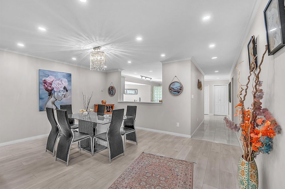207 1500 Ostler Court North Vancouver, BC - 8