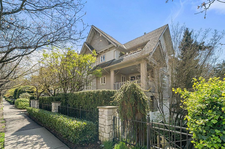 301 333 E 1st Street North Vancouver, BC - 29