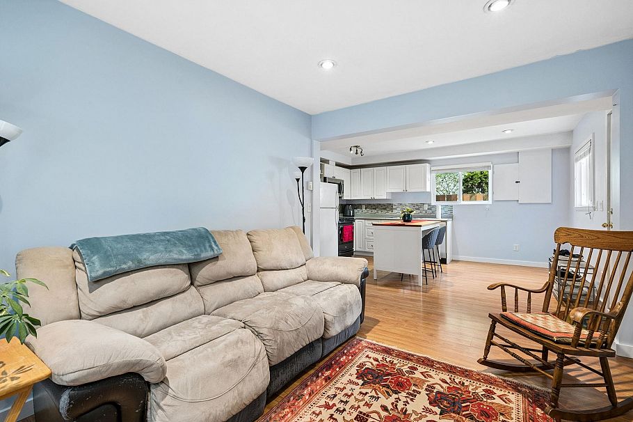 2050 E 13th Avenue Vancouver, BC - 34