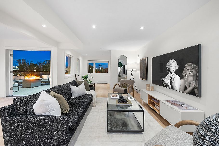 1140 W 17 Street North Vancouver, BC - 12