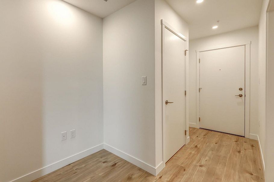 206 3594 Malsum Drive North Vancouver, BC - 19