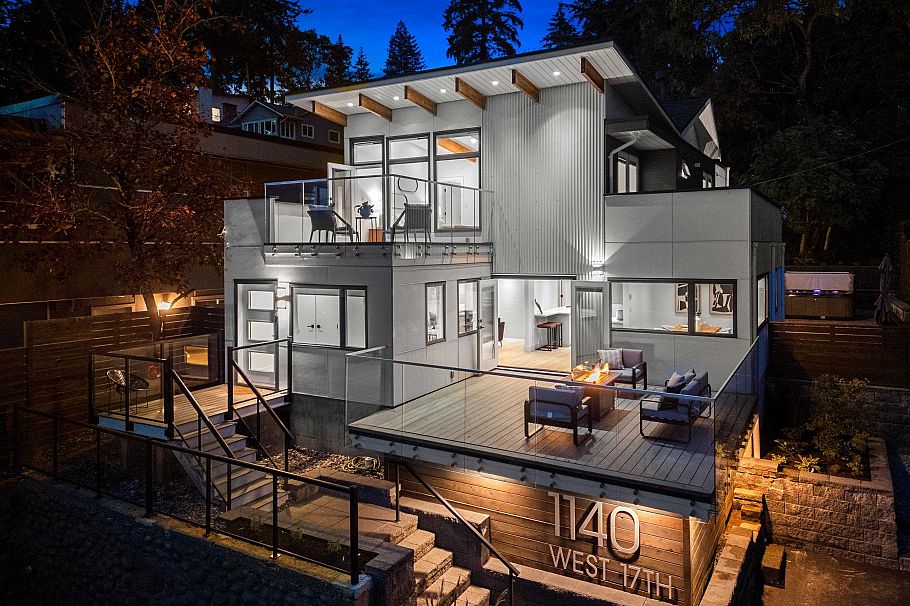 1140 W 17 Street North Vancouver, BC - 1