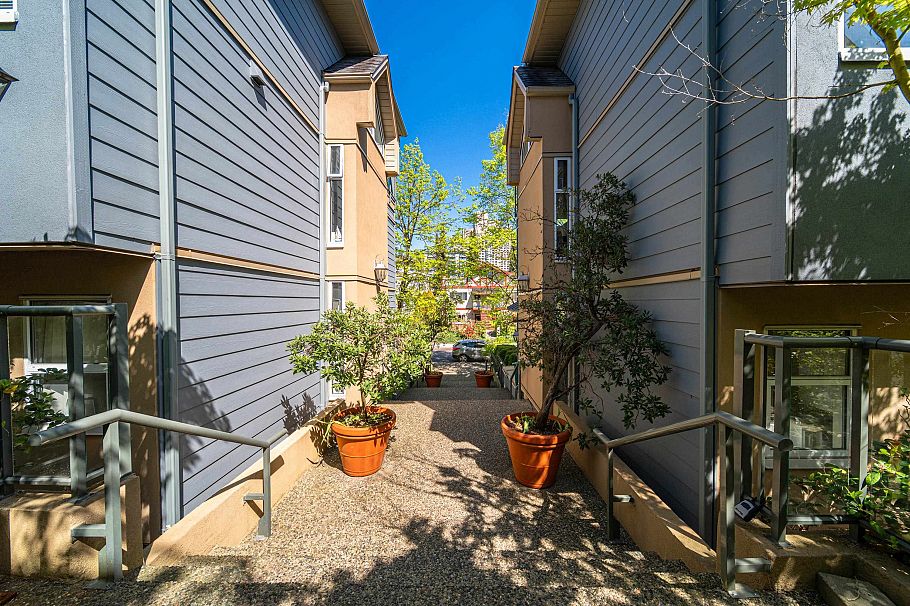 3033 Laurel Street Vancouver, BC - 40